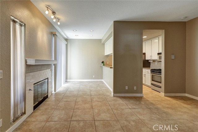 Detail Gallery Image 4 of 24 For 4560 Cleveland Ave #101,  San Diego,  CA 92116 - 2 Beds | 2 Baths