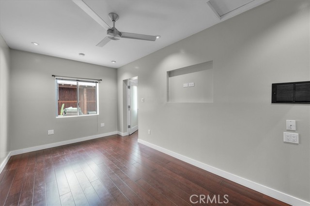 744 Flower Avenue photo 23