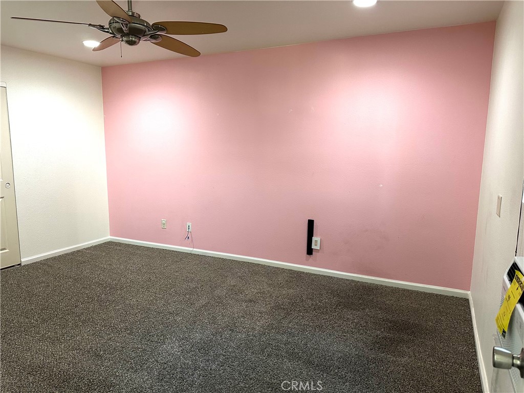 https://media.crmls.org/medias/6540850c-245d-4e58-8d31-01d774a52e28.jpg?preset=X-Large