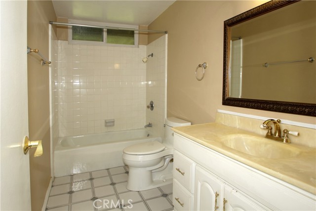 Detail Gallery Image 17 of 23 For 14282 Shadybrook Dr, Tustin,  CA 92780 - 3 Beds | 2 Baths