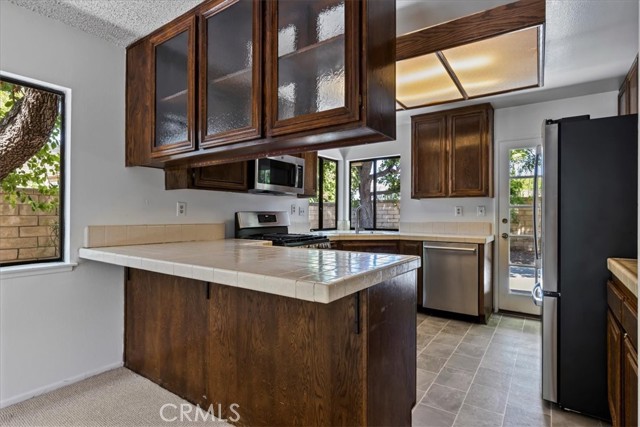 Detail Gallery Image 10 of 31 For 23943 via Rosa Linda, Valencia,  CA 91355 - 3 Beds | 2 Baths