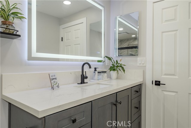 Image 25 of 65 For 824 Dune  