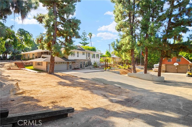 Detail Gallery Image 2 of 42 For 5981 Lakeview Ave, Yorba Linda,  CA 92886 - 4 Beds | 2/1 Baths