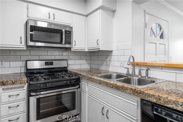 Detail Gallery Image 7 of 37 For 34264 Camino Capistrano #102,  Dana Point,  CA 92624 - 2 Beds | 2 Baths