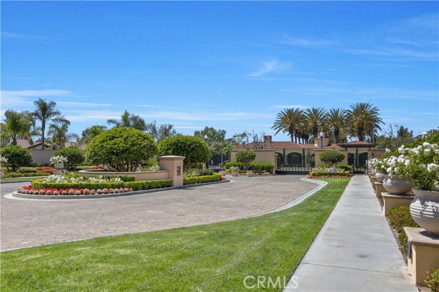 9 Whitford, Irvine CA: https://media.crmls.org/medias/65417e81-f183-4cc1-89d3-2ab412df6522.jpg