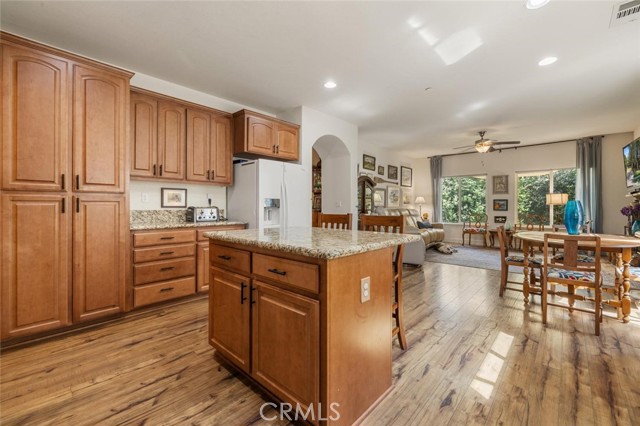 1708 Bandon Court, Oakdale CA: https://media.crmls.org/medias/65427c18-304e-4e18-8ed8-9b9f50ec3a41.jpg