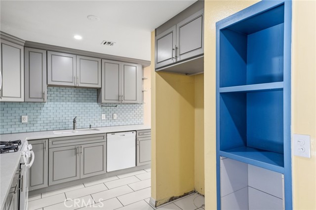 Detail Gallery Image 8 of 27 For 14429 Chardon Ave #41,  Hawthorne,  CA 90250 - 3 Beds | 1/1 Baths