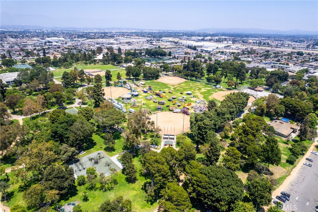 https://media.crmls.org/medias/6542ed51-6f9e-4fcd-a5ab-8f41236f079f.jpg?preset=X-Large