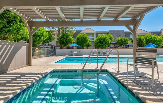 Detail Gallery Image 37 of 42 For 10201 Mason Ave #34,  Chatsworth,  CA 91311 - 2 Beds | 2/1 Baths