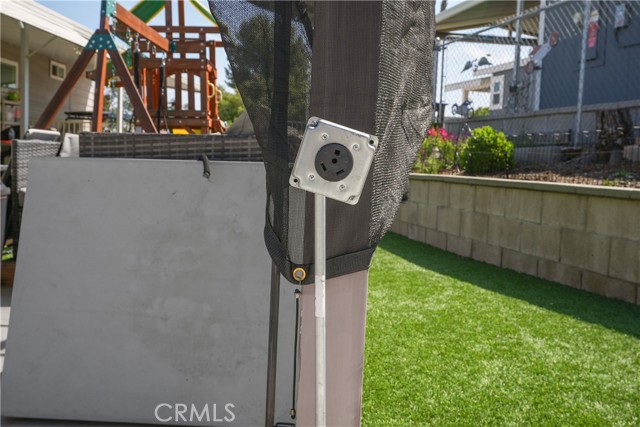 23011 Big Tee Drive, Canyon Lake CA: https://media.crmls.org/medias/6543b639-77bc-4388-bd72-71b8e859842b.jpg