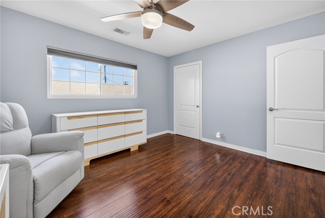 Detail Gallery Image 22 of 31 For 7046 De Celis Pl #7,  Lake Balboa,  CA 91406 - 2 Beds | 2/1 Baths