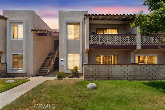 Detail Gallery Image 1 of 36 For 700 W La Veta Ave #I3,  Orange,  CA 92868 - 2 Beds | 2 Baths