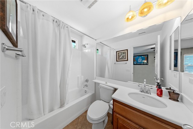 27126 Coral Bells Way, Murrieta CA: https://media.crmls.org/medias/654452fc-2cd5-4a0f-bfce-b828980d4538.jpg
