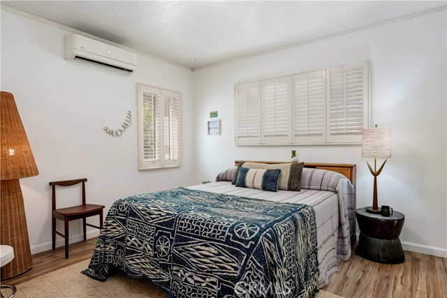 143 Roycroft Avenue, Long Beach CA: https://media.crmls.org/medias/6544b390-0d28-4ab7-8b95-c1c14e139fc4.jpg