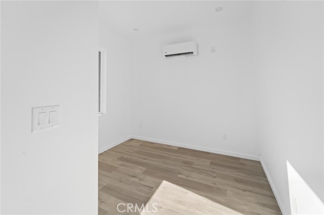 Detail Gallery Image 15 of 18 For 8512 Wilbur Ave, Northridge,  CA 91324 - 4 Beds | 2 Baths