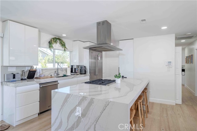 5841 Raphael Drive, Huntington Beach CA: https://media.crmls.org/medias/6544ce9d-4533-4a90-ab79-cf28324aeed3.jpg