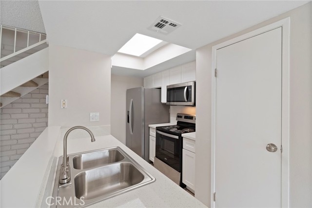 Detail Gallery Image 13 of 42 For 1090 W Calle Del Sol #3,  Azusa,  CA 91702 - 2 Beds | 1 Baths