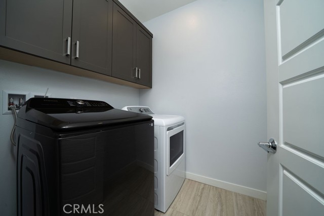 Detail Gallery Image 10 of 37 For 430 Transport, Tustin,  CA 92782 - 4 Beds | 3/1 Baths