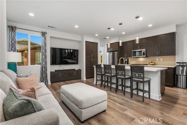 Detail Gallery Image 14 of 41 For 1191 via Lucero, Oceanside,  CA 92056 - 3 Beds | 2/2 Baths