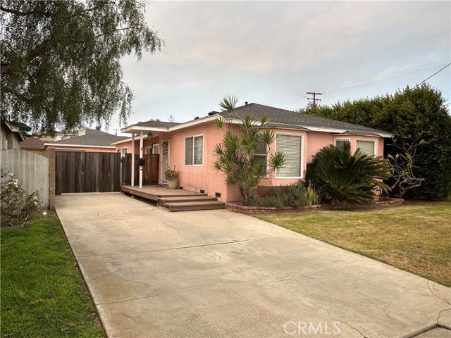 Detail Gallery Image 1 of 22 For 917 Loma Vista St, El Segundo,  CA 90245 - 3 Beds | 2 Baths