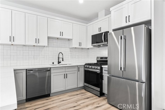 Detail Gallery Image 8 of 36 For 5000 Cleon #1/2,  North Hollywood,  CA 91601 - 4 Beds | 3 Baths