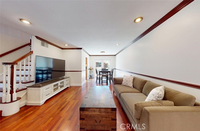Detail Gallery Image 4 of 71 For 8492 Spring Cir, Huntington Beach,  CA 92646 - 4 Beds | 2/1 Baths