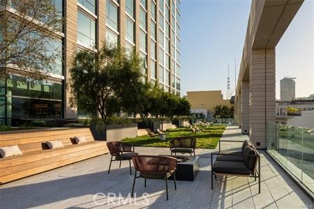 Detail Gallery Image 10 of 20 For 400 S Broadway #2710,  Los Angeles,  CA 90013 - 2 Beds | 2 Baths