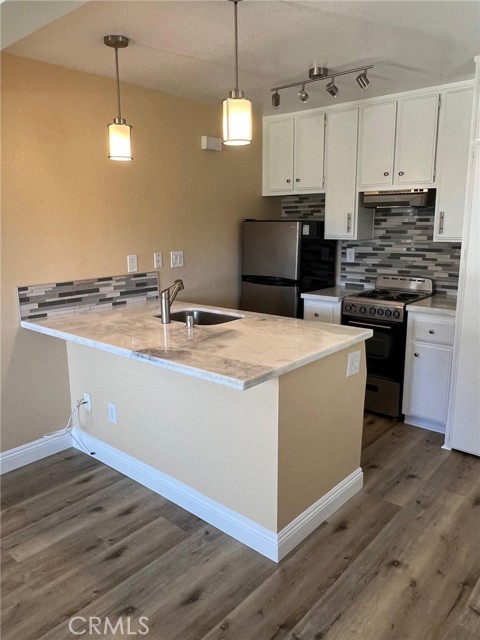 3715 Country Oaks, Ontario CA: https://media.crmls.org/medias/6547fddf-437b-4410-8f77-1633696df51d.jpg
