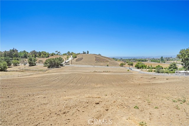 Detail Gallery Image 4 of 66 For 31291 Tommy, Temecula,  CA 92591 - 5 Beds | 4/1 Baths