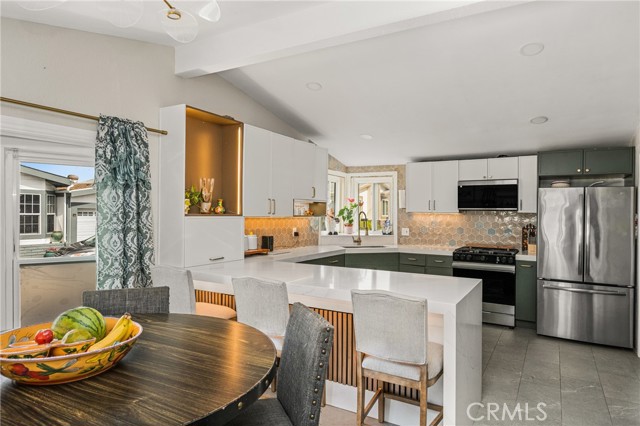 Detail Gallery Image 18 of 44 For 23301 Ridge Route Dr #56,  Laguna Hills,  CA 92653 - 3 Beds | 2 Baths