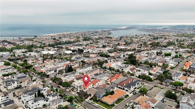 613 Larkspur Avenue, Corona del Mar CA: https://media.crmls.org/medias/65492caa-1ce6-40b0-b81f-cd183e609d8f.jpg