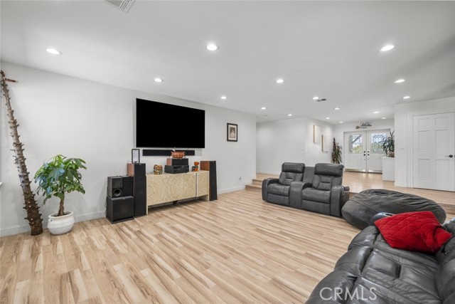 2556 W Avenue N 4, Palmdale CA: https://media.crmls.org/medias/65497045-6401-4136-ba95-d97d3dfa43cf.jpg
