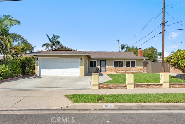 2645 E Walnut Avenue, Orange CA: https://media.crmls.org/medias/6549cca1-c60e-4f20-bf6f-dc8a249d387c.jpg