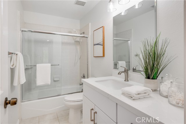Detail Gallery Image 20 of 28 For 2008 Mathews Ave #C,  Redondo Beach,  CA 90278 - 3 Beds | 2/1 Baths