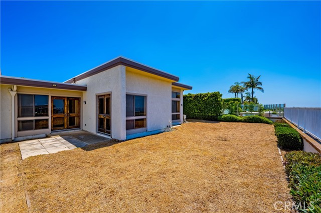 21 Beachcomber Drive, Corona del Mar CA: https://media.crmls.org/medias/654a545c-e25f-4582-9198-114d0c730f7a.jpg