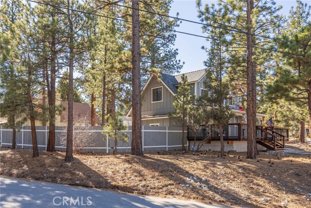 301 Downey Drive, Big Bear City CA: https://media.crmls.org/medias/654afba8-e175-4430-a154-26d16f2fac1f.jpg