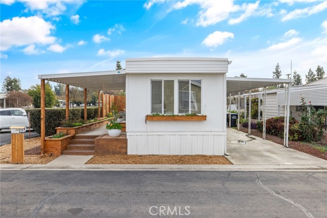 225 Akers Street, Visalia CA: https://media.crmls.org/medias/654b169f-5c04-4d04-82be-5efcdbaee944.jpg