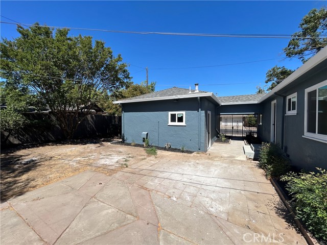 283 E Churchill Street, Stockton CA: https://media.crmls.org/medias/654b51cc-7574-426d-88be-3f5e75af7fb6.jpg