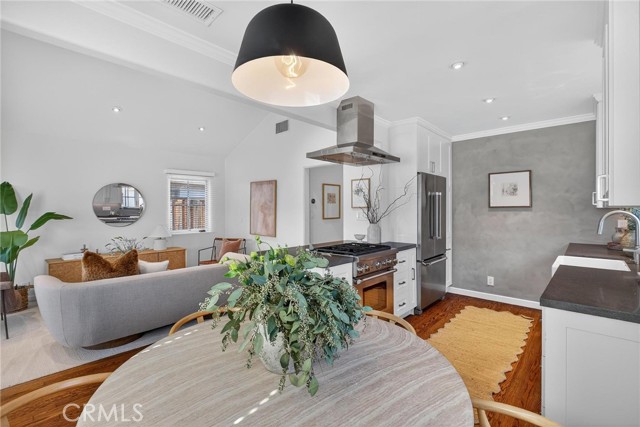 3050 Reid Ave, Culver City CA: https://media.crmls.org/medias/654b7cf4-2767-44cc-b9d2-d71ebf19d5a7.jpg