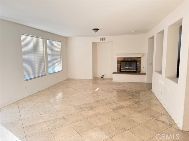 Detail Gallery Image 6 of 13 For 7143 Twinspur Ct, Corona,  CA 92880 - 5 Beds | 4 Baths