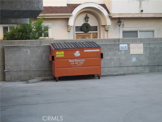 Detail Gallery Image 11 of 14 For 451 W Wilson #6,  Glendale,  CA 91203 - 2 Beds | 1 Baths