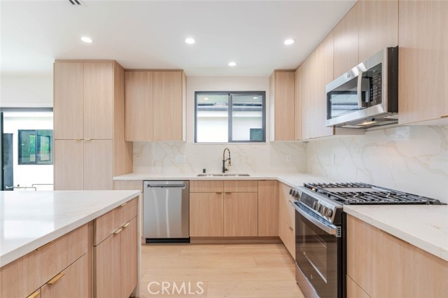 Detail Gallery Image 23 of 36 For 6219 Sylvia Ave, Tarzana,  CA 91335 - 3 Beds | 2 Baths