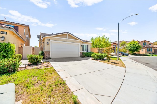 36432 Chervil Court, Lake Elsinore CA: https://media.crmls.org/medias/654c31dc-91ac-47eb-8a20-4055dcb5b623.jpg
