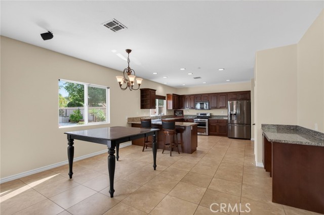 Detail Gallery Image 16 of 54 For 22270 Pinto Dr, Canyon Lake,  CA 92587 - 4 Beds | 3 Baths