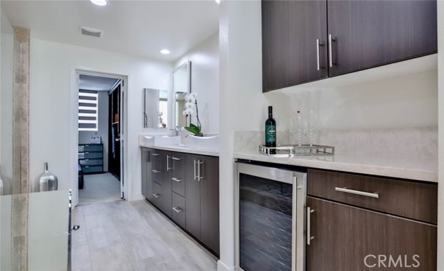 53 Gramercy, Irvine CA: https://media.crmls.org/medias/654c6be4-8313-4552-9a84-a87e7002169b.jpg