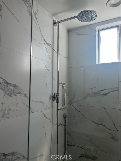 10507 Pinehurst Avenue, South Gate CA: https://media.crmls.org/medias/654c9cf7-2911-4fe5-8738-d44b813f89c1.jpg