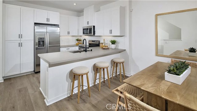 Detail Gallery Image 6 of 7 For 1309 W North Pinecrest Paseo, Ontario,  CA 91762 - 3 Beds | 2/1 Baths