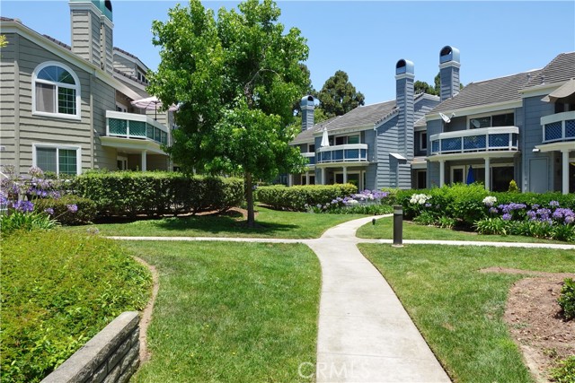 7262 Yellowtail Dr, Huntington Beach CA: https://media.crmls.org/medias/654cafe3-ba52-4aed-a5b5-db342545165d.jpg