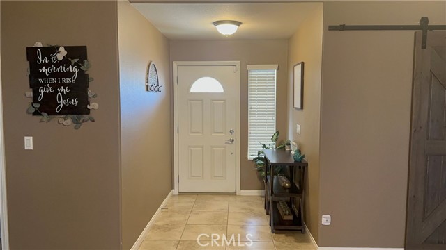 Detail Gallery Image 5 of 30 For 15454 Mustang Ave, Apple Valley,  CA 92307 - 4 Beds | 3 Baths