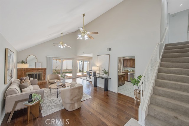 Detail Gallery Image 3 of 41 For 22810 Rio Chico Dr, Valencia,  CA 91354 - 4 Beds | 3 Baths